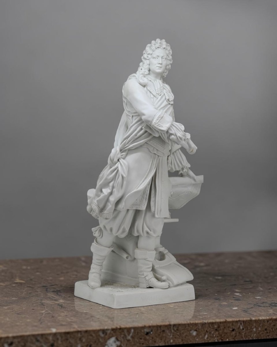 Figura in Porcellana Biscuit Di Sébastien Le Prestre de Vauban - Francia Metà XIX Secolo-photo-1